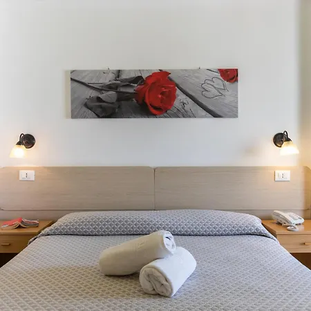 Marinella - Private Free Parking - Grotticelle 200 M 4*