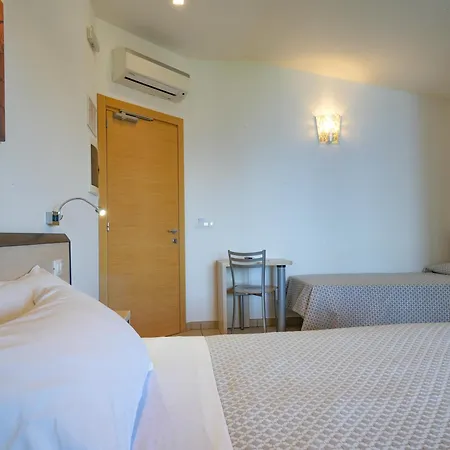 Marinella Parking Wi-fi Attrezzata فندق 3*