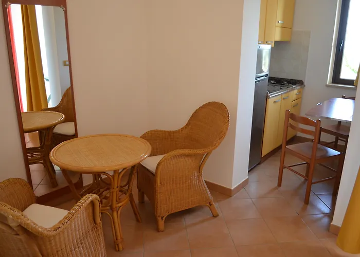 Marinella - Private Free Parking - Grotticelle 200 M Hotel