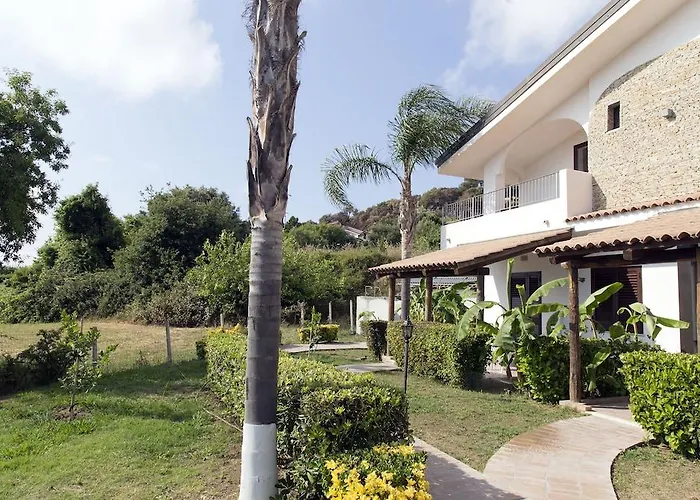 Marinella - Private Free Parking - Grotticelle 200 M 4*