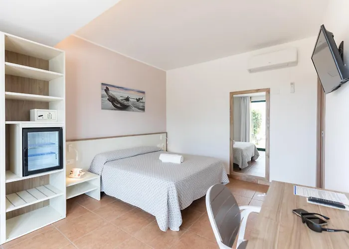 Marinella - Private Free Parking - Grotticelle 200 M