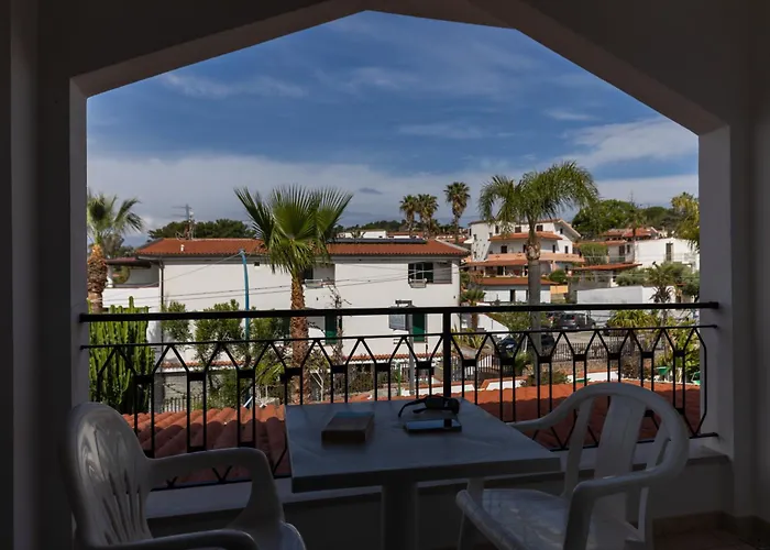 Marinella - Private Free Parking - Grotticelle 200 M 4*