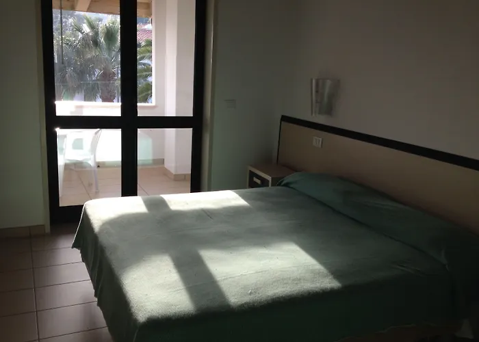 Hotel Marinella - Private Free Parking - Grotticelle 200 M Capo Vaticano