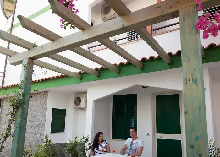 Marinella - Private Free Parking - Grotticelle 200 M Hotel