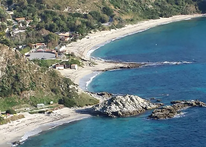 Marinella - Private Free Parking - Grotticelle 200 M Hotel