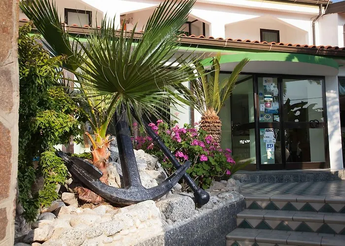 Hotel Marinella - Private Free Parking - Grotticelle 200 M Capo Vaticano