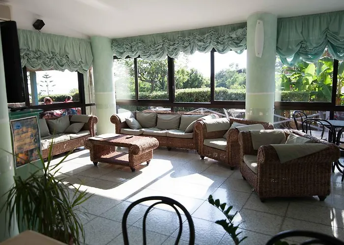 Marinella - Private Free Parking - Grotticelle 200 M Capo Vaticano