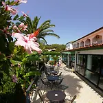 Marinella - Private Free Parking - Grotticelle 200 M Otel