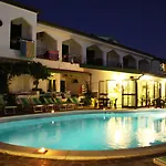 Marinella - Private Free Parking - Grotticelle 200 M 4*