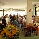 Marinella - Private Free Parking - Grotticelle 200 M Otel