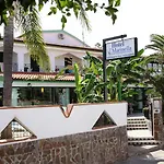 Marinella - Private Free Parking - Grotticelle 200 M 4*