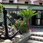 Otel Marinella - Private Free Parking - Grotticelle 200 M 4*