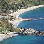 Marinella - Private Free Parking - Grotticelle 200 M Otel