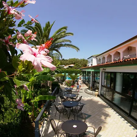 Marinella - Private Free Parking - Grotticelle 200 M Hotel