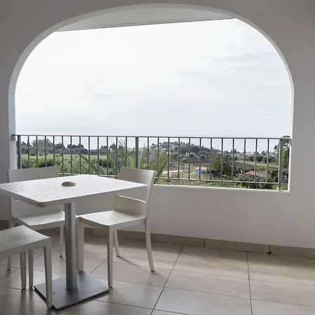 Marinella - Private Free Parking - Grotticelle 200 M 4*