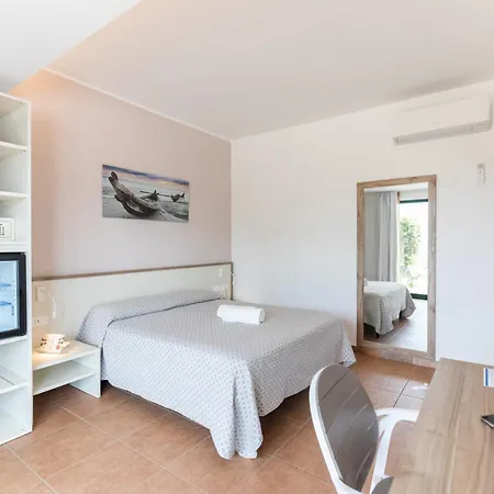 Marinella - Private Free Parking - Grotticelle 200 M