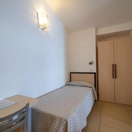 Hotel Marinella Parking Wi-fi Attrezzata 3*
