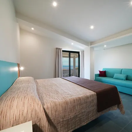 Marinella - Private Free Parking - Grotticelle 200 M 호텔