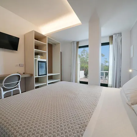 Marinella Parking Wi-fi Attrezzata Hotel 3*