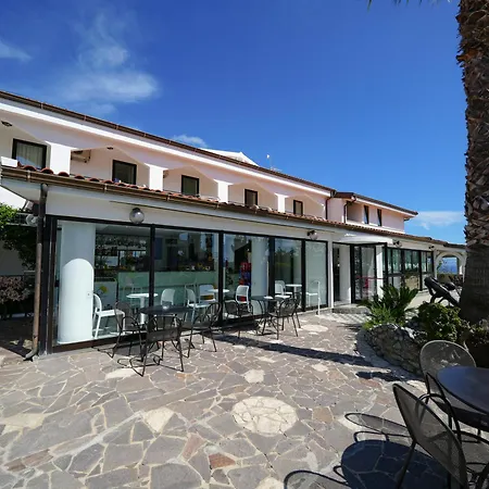 Marinella - Private Free Parking - Grotticelle 200 M Capo Vaticano