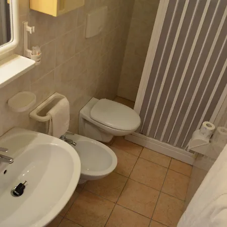 Marinella - Private Free Parking - Grotticelle 200 M Otel 4*
