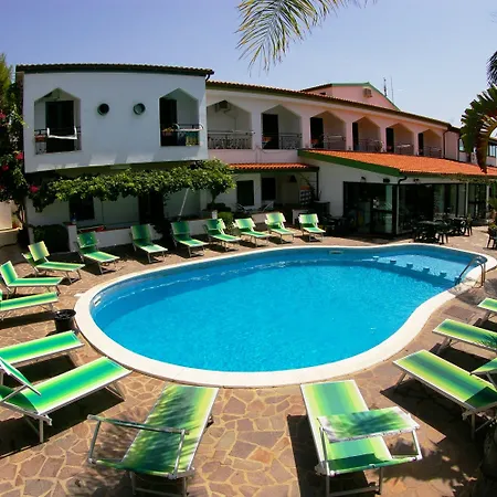 Marinella - Private Free Parking - Grotticelle 200 M 4*