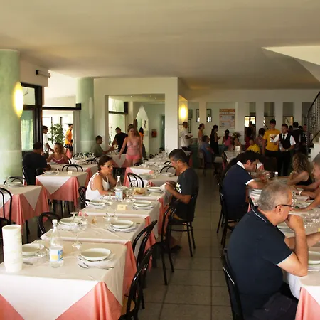 호텔 Marinella - Private Free Parking - Grotticelle 200 M 4*