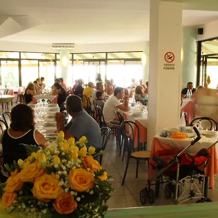 Marinella - Private Free Parking - Grotticelle 200 M Hotel