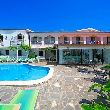 Marinella - Private Free Parking - Grotticelle 200 M Capo Vaticano
