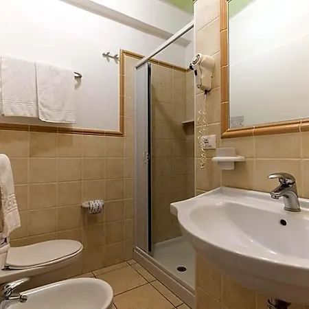 Marinella - Private Free Parking - Grotticelle 200 M