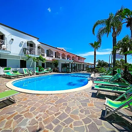 Marinella - Private Free Parking - Grotticelle 200 M 4*