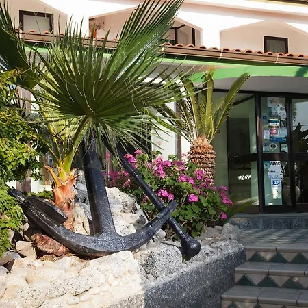 Hotel Marinella - Private Free Parking - Grotticelle 200 M Capo Vaticano