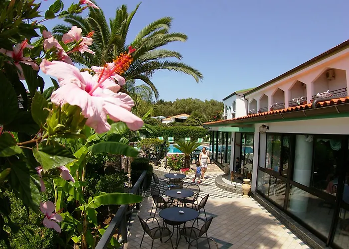 Marinella - Private Free Parking - Grotticelle 200 M Hotell