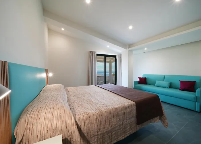 Marinella - Private Free Parking - Grotticelle 200 M Hotell