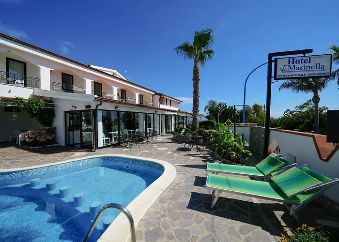 Marinella - Private Free Parking - Grotticelle 200 M Hotell