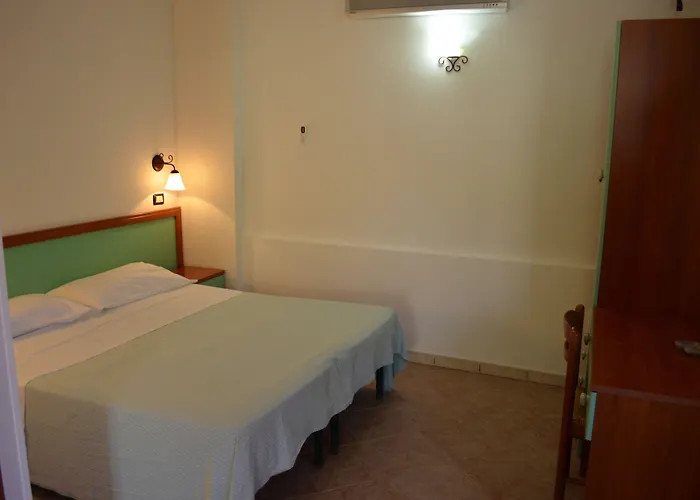 Marinella - Private Free Parking - Grotticelle 200 M Hotell 4*