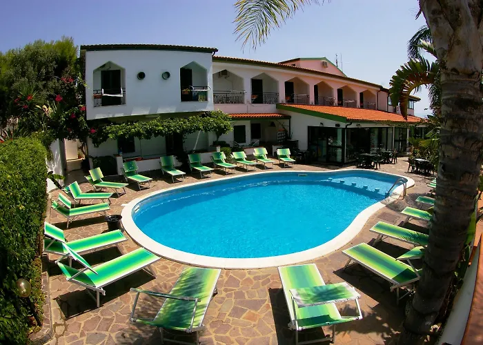 Marinella - Private Free Parking - Grotticelle 200 M 4*