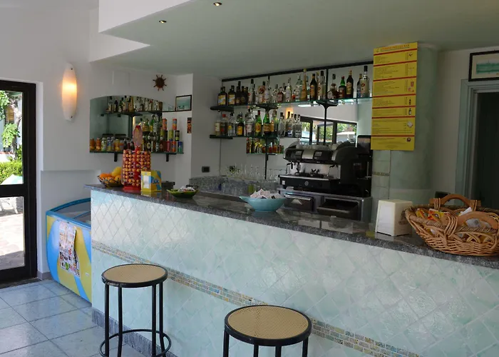 Marinella - Private Free Parking - Grotticelle 200 M