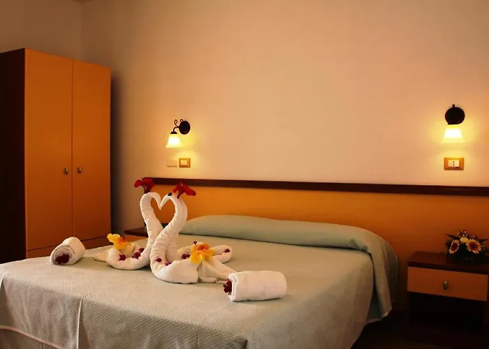 Hotell Marinella - Private Free Parking - Grotticelle 200 M 4*